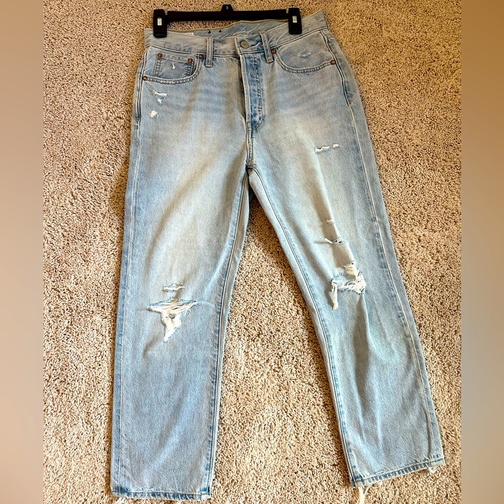 Gap Size 2/24 light wash Boyfriend Jean.